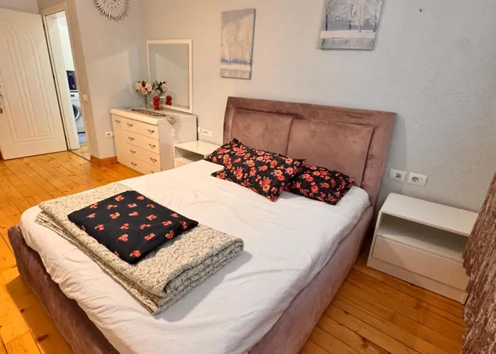 Ecoluxe Penthouse Cityview 티라나